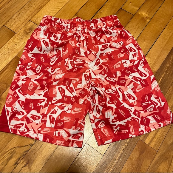 Boys Nike shorts - Picture 3 of 3